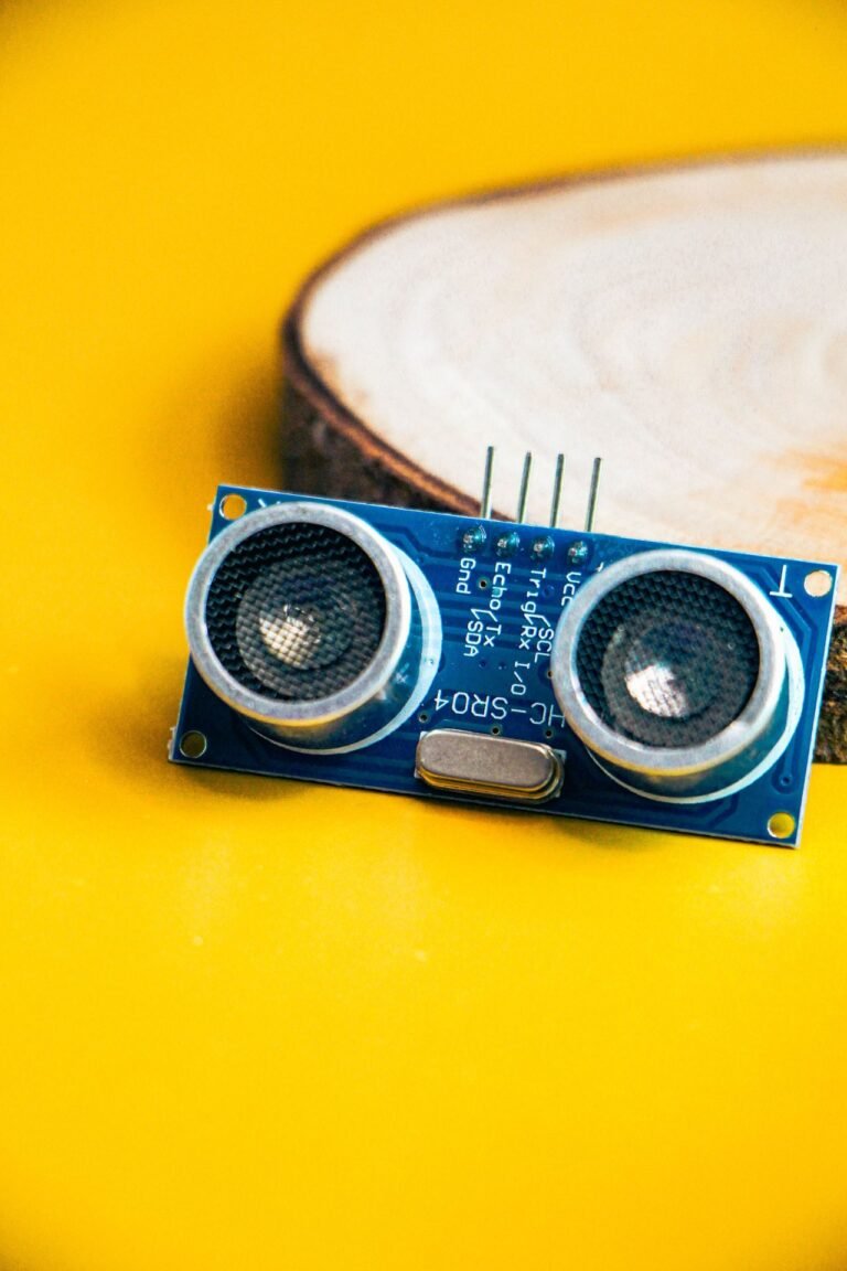 Flow-transmitter FT-200 (placeholder, Pexels)